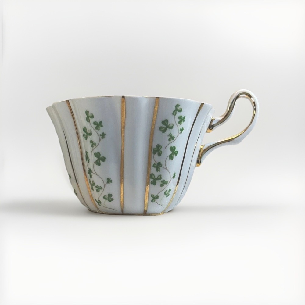 Royal Tara Ireland Shamrock Clover Fine Bone China Teacup Gold Trim VTG